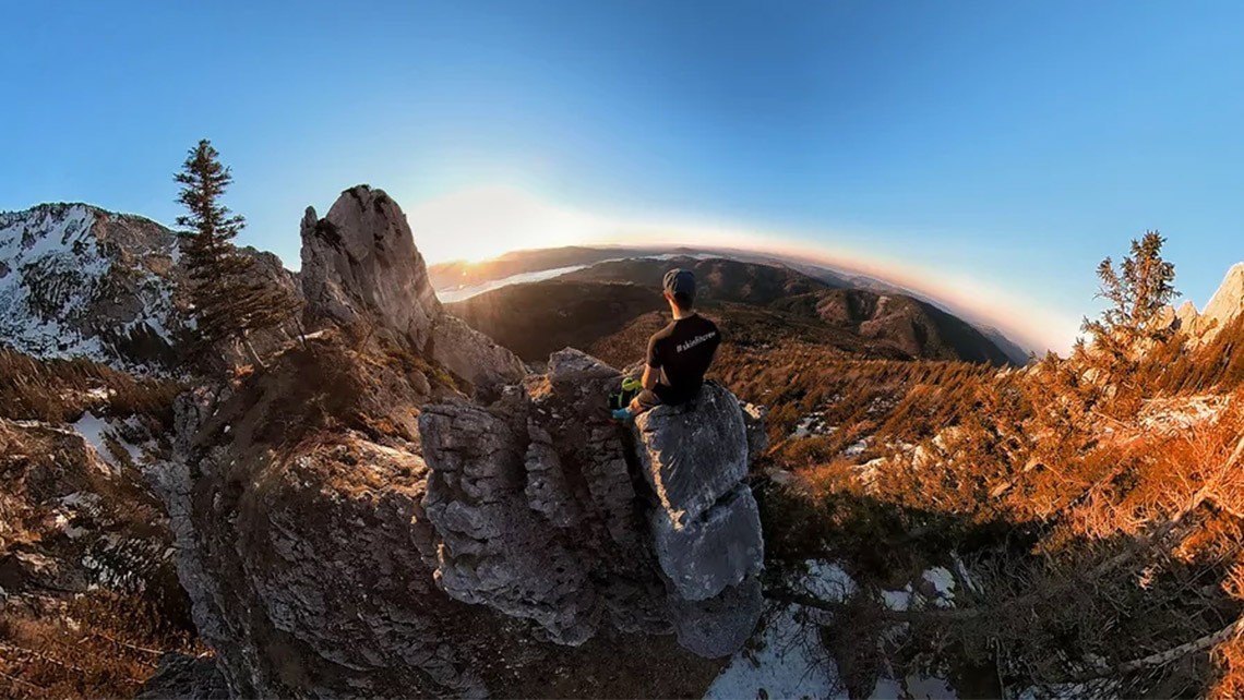 Gregor Strasser auf einem Berggipfel