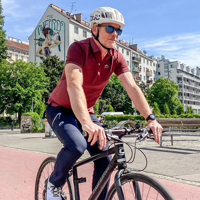 Mit dem Plazera Polo Shirt auf dem Fahrrad